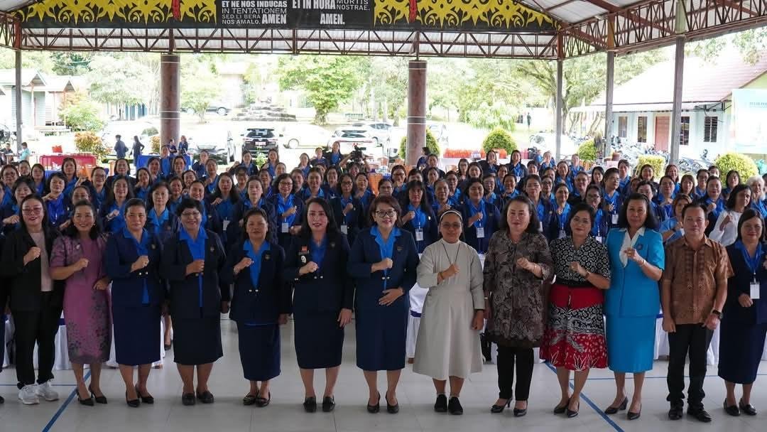 Wabup Sanggau Susana Herpena Buka Konfenda I WKRI DPD Sanggau-Sekadau