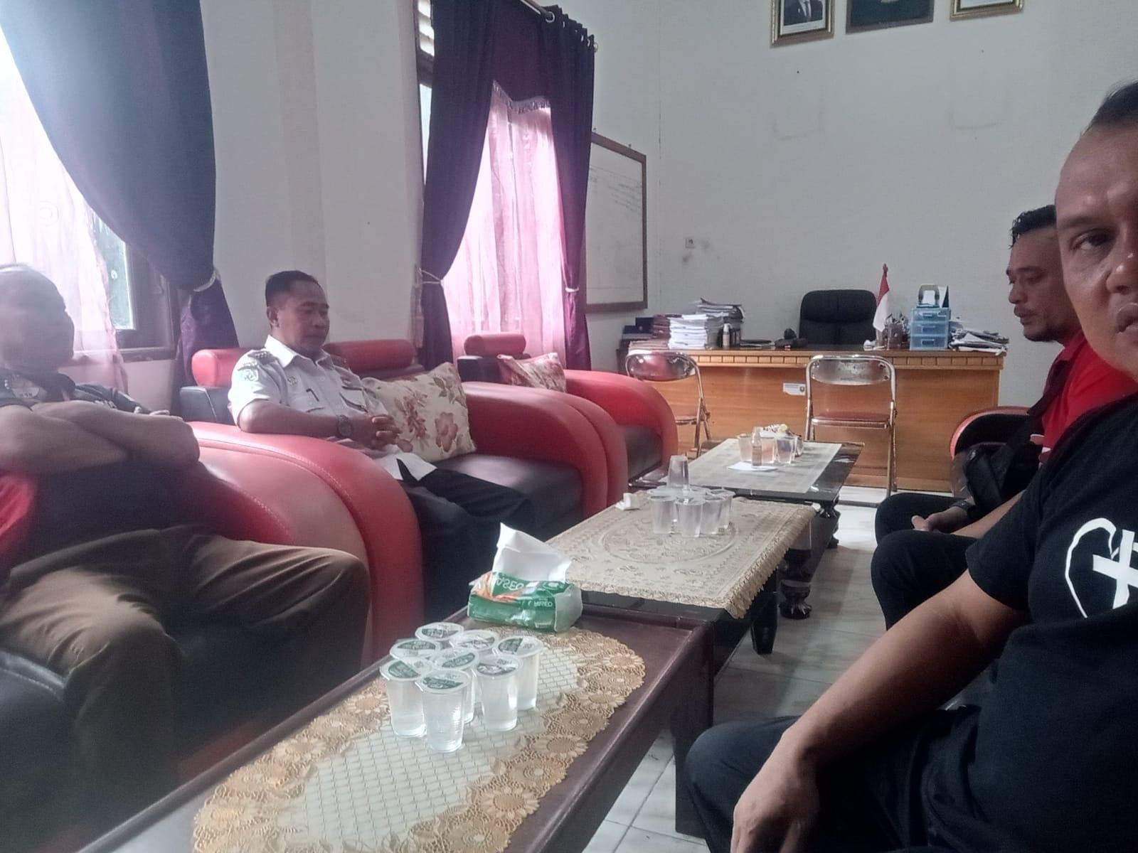 Koordinasi Pemerintah Desa Hilir dengan Kecamatan Balai untuk Optimalisasi Penanganan Sampah