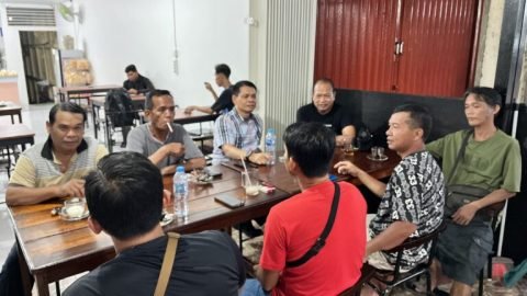 Silaturahmi Anggota DPRD Sanggau dengan Kapolsek Parindu: Perkuat Sinergitas untuk Masyarakat
