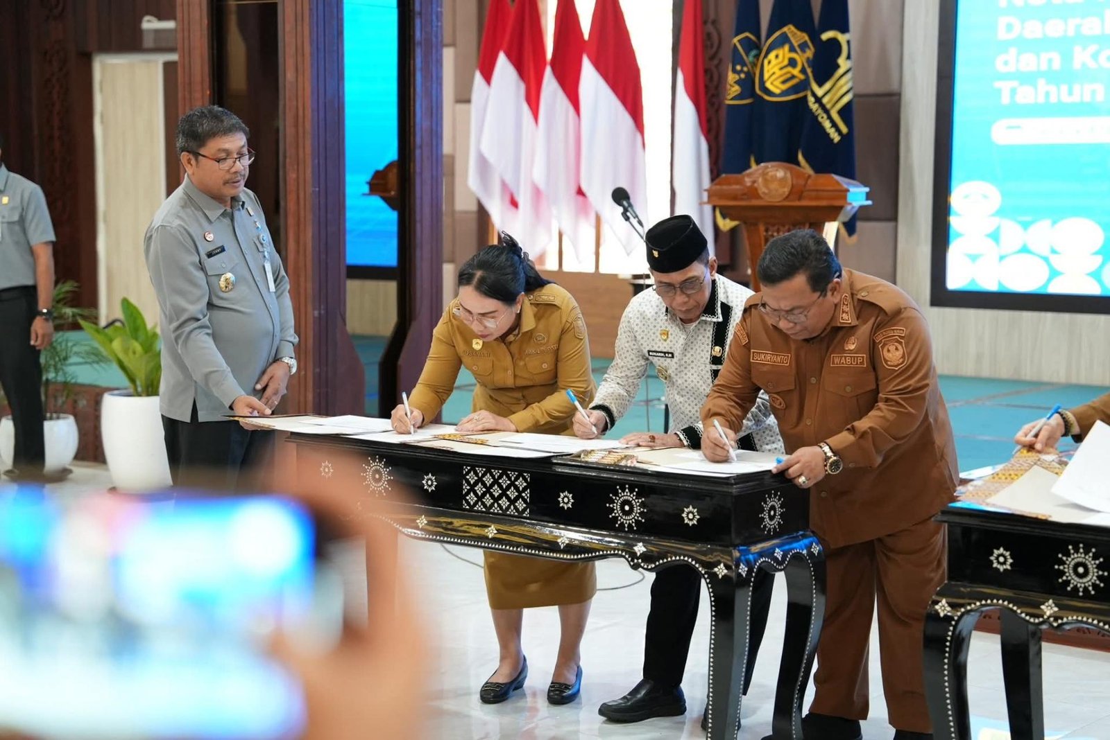 Wakil Bupati Kabupaten Sanggau Susana Herpena, S.Sos., MH Hadiri Rakor Pelayanan Hukum dan Penguatan Kekayaan Intelektual di Kalimantan Barat